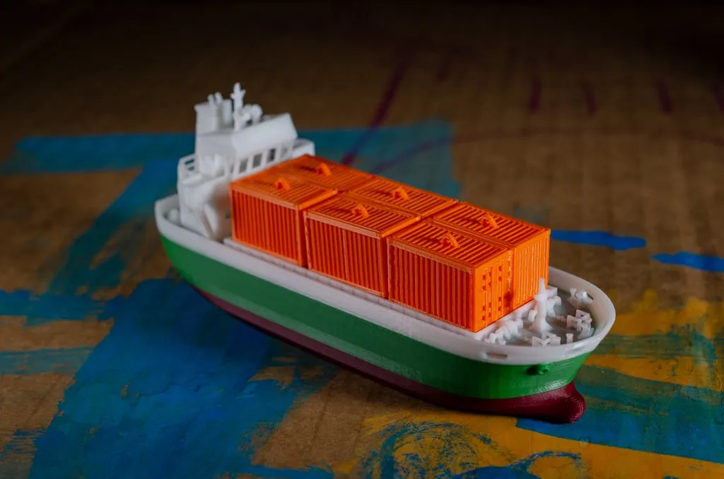 COS - the Container Ship view 3