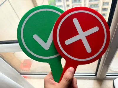 slightly thicker correct/incorrect score indicator