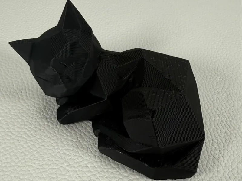 Low poly cat sleeping