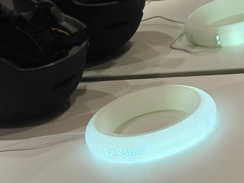 Helmet Donut stand