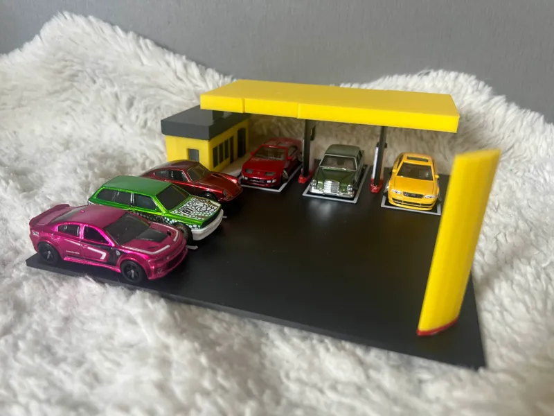 gas station diorama 1:64 car