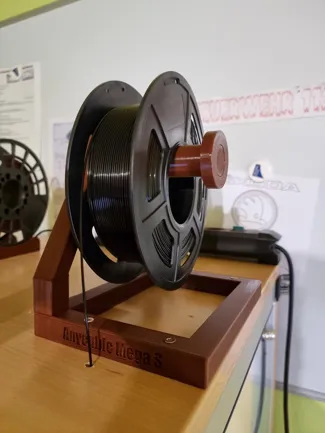 External spool holder for table or wall