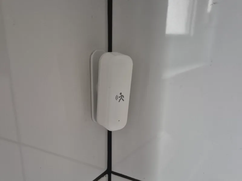HOBEIAN zigbee sensor angle wall mount
