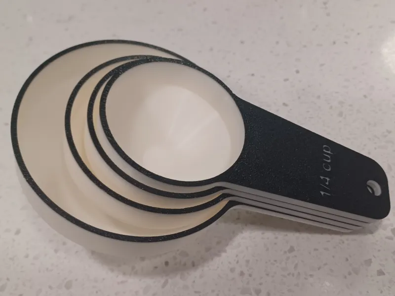 Magnetic measuring cup set