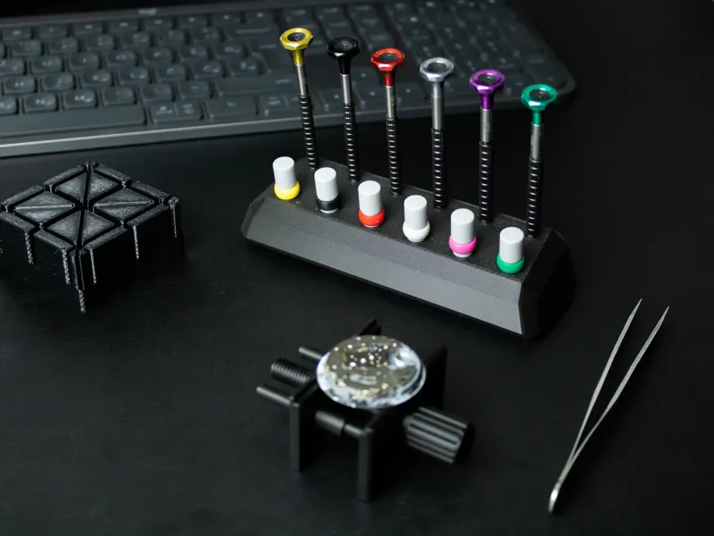 Kwong Yuen screwdrivers holder