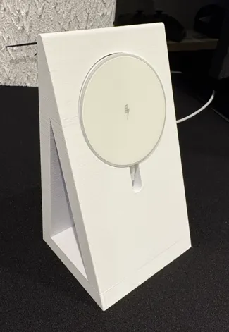 iPhone MagSafe Standby Charging Dock