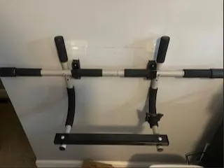 pull up bar wall storg mount