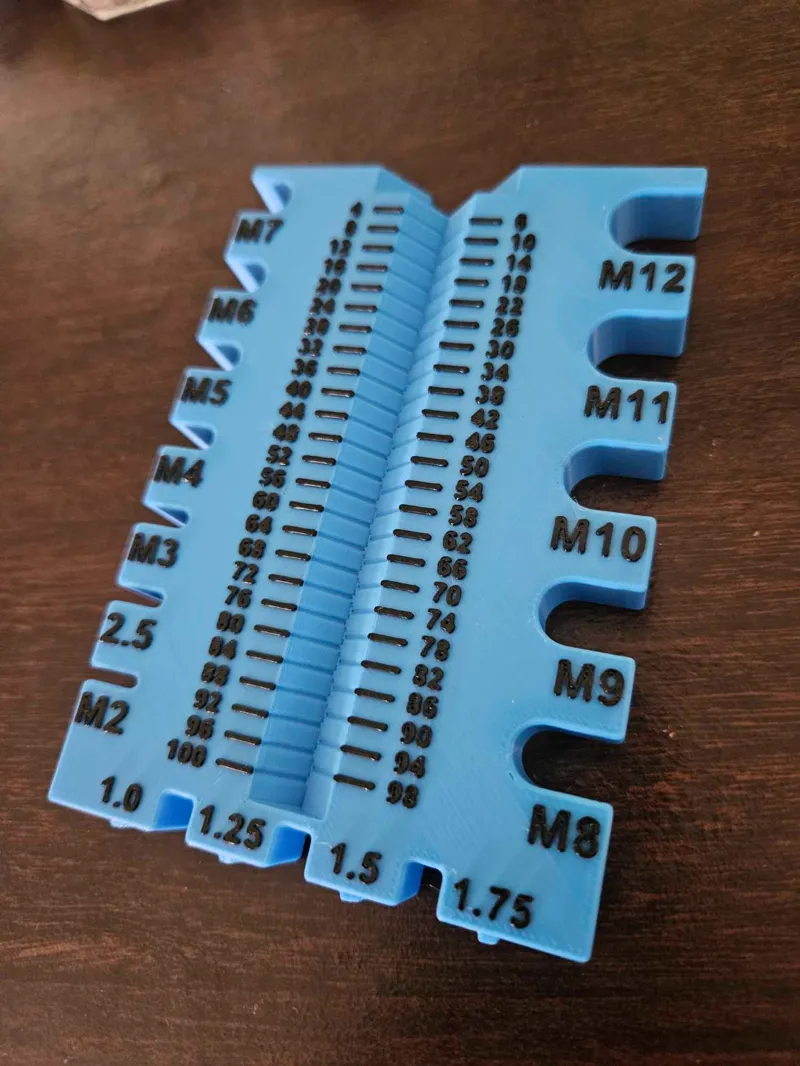 Bolt Sorter With Thread Pitch Gauges