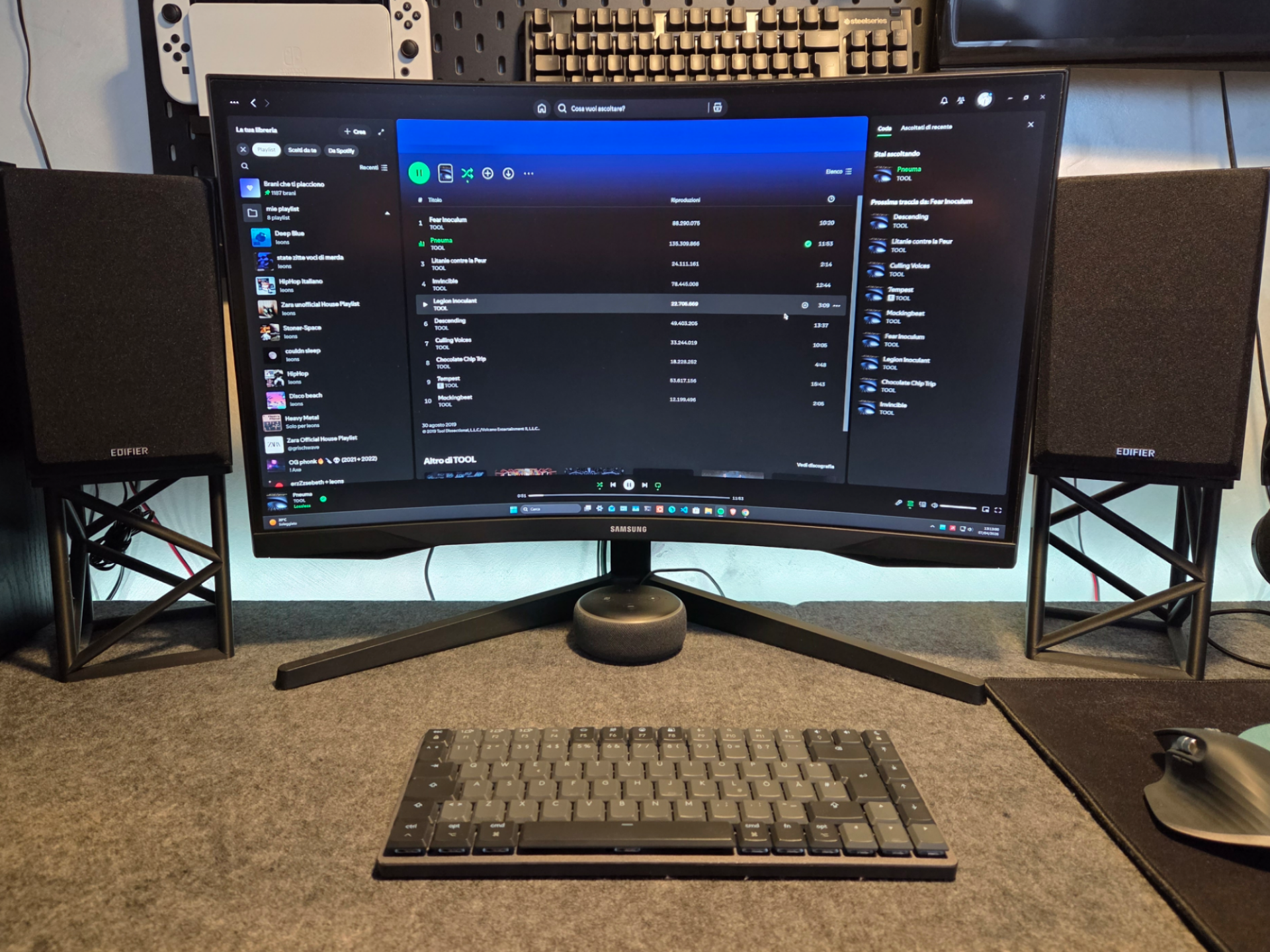Speaker Stand