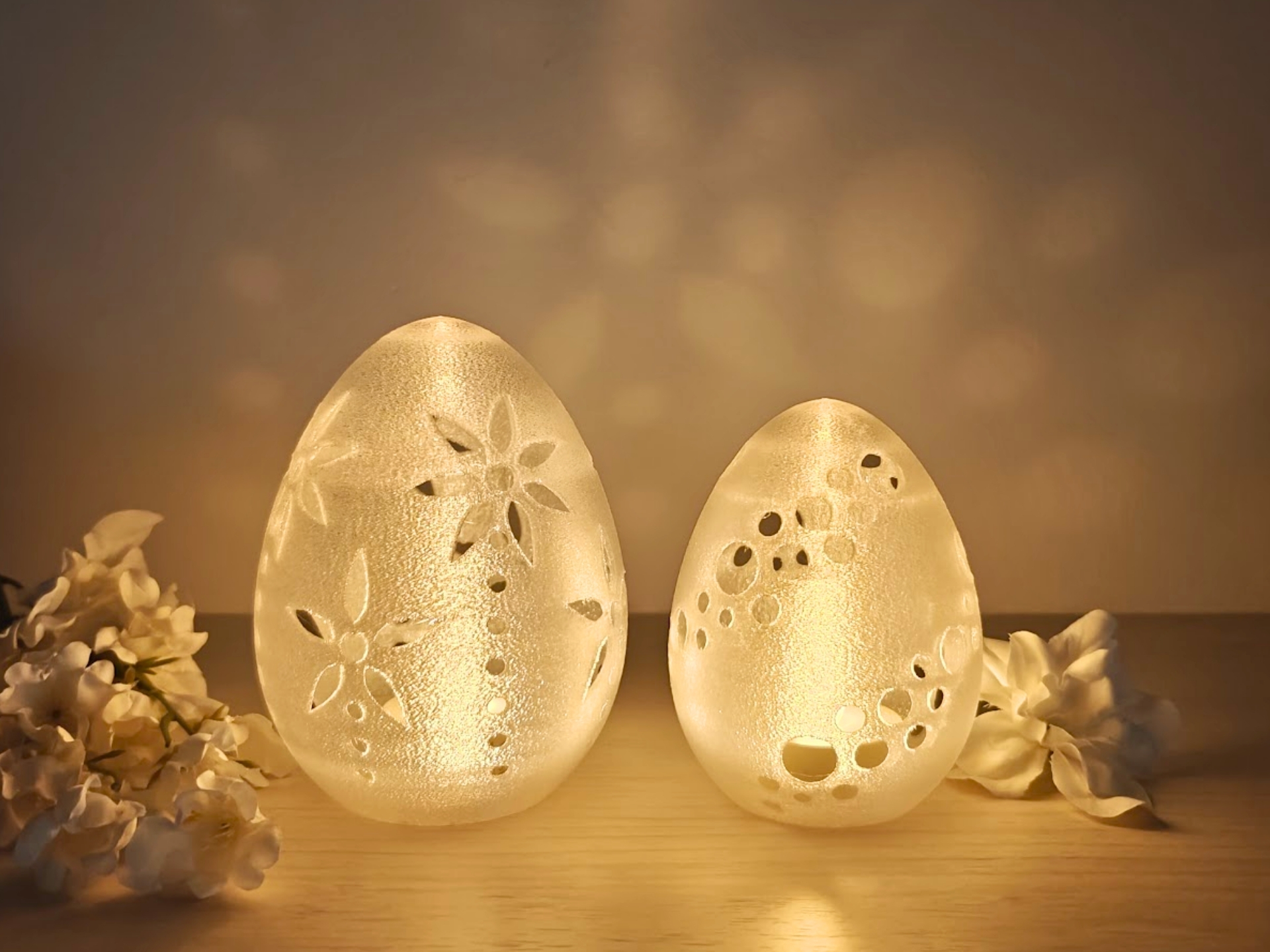 Glowing Easter eggs – translucent tealight holders