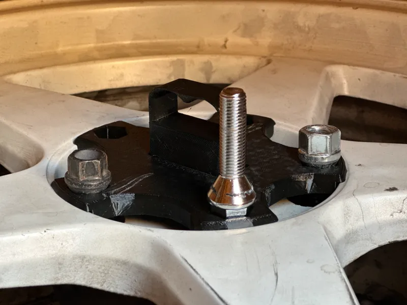 BMW Lug Nut/Bolt Tray
