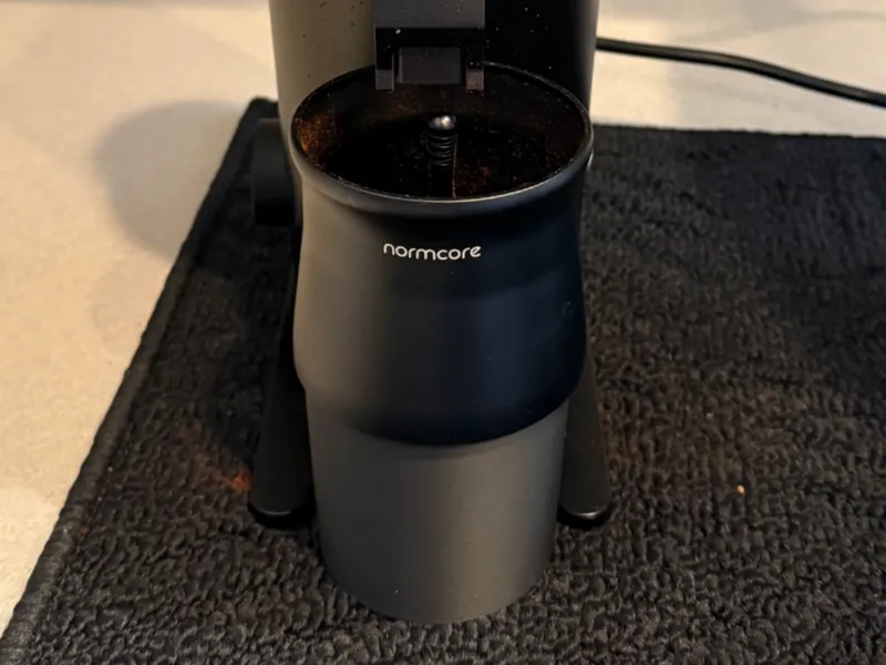 DF64v Normcore Blind Shaker Stand