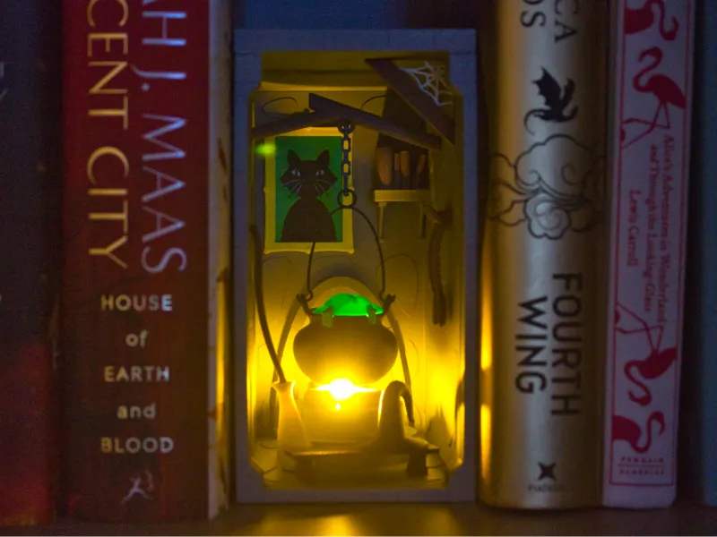 Witch Lair (Book Nook)