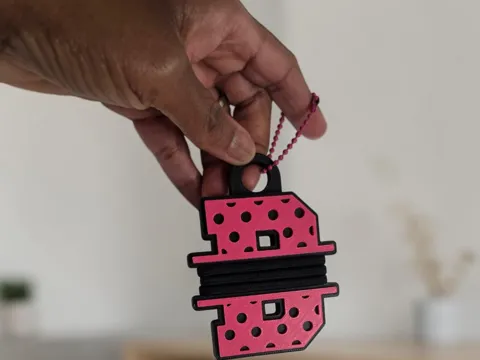 Accesorio para sujetar ligas de cabello: POLKA DOT ALPHABET HAIR TIE HOLDERS — referencia de MakerWorld