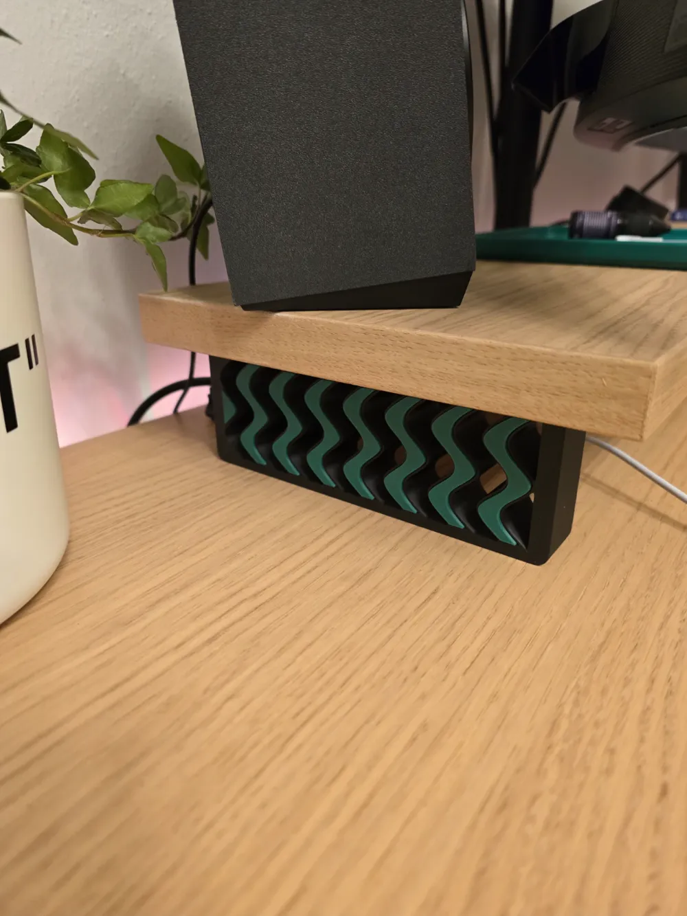 Wavy Monitor Riser - no AMS needed by Maker_julzi MakerWorld: Download ...