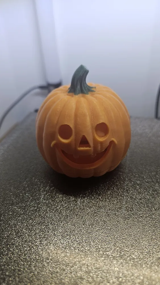 Friendly Halloween Pumpkin - Free 3D Print Model - MakerWorld