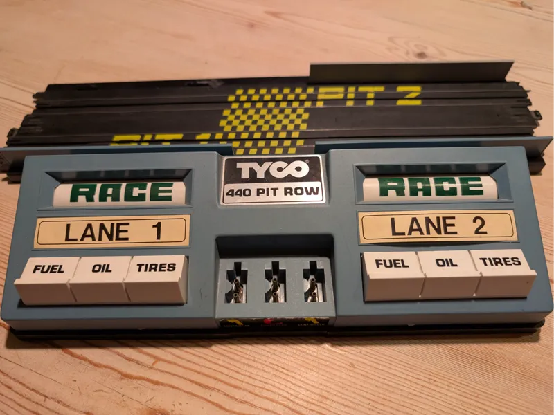 Tyco 440 Pit Row Spare Fence