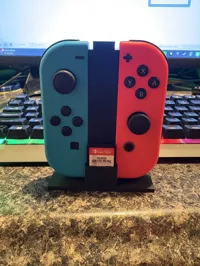 Présentoir pour manettes Joy-Con avec emplacement jeu — photo 2