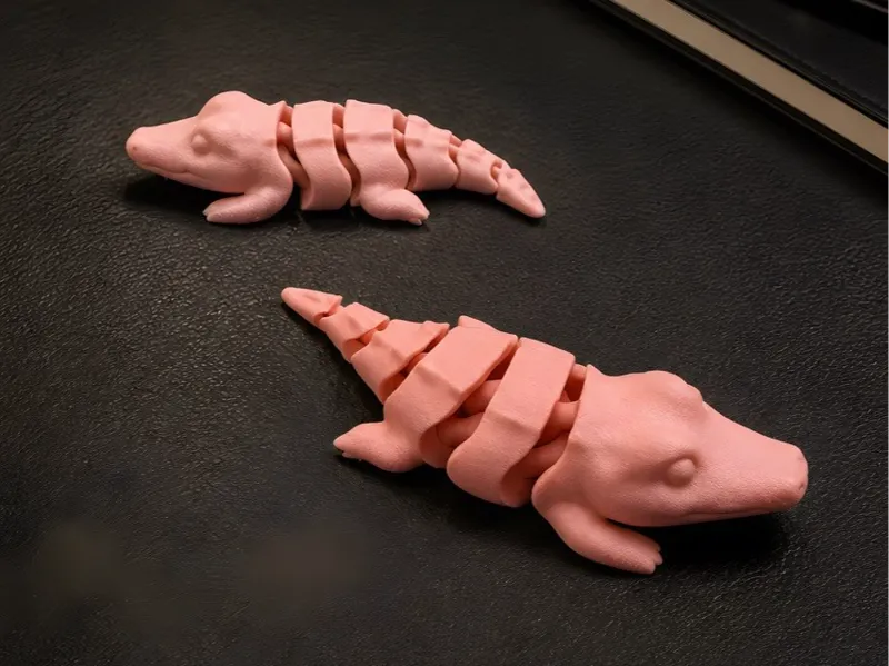 Flexi Crocodile – Articulated Desk Toy
