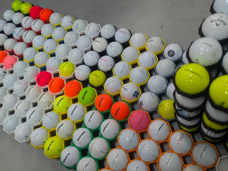 Golf balls holder