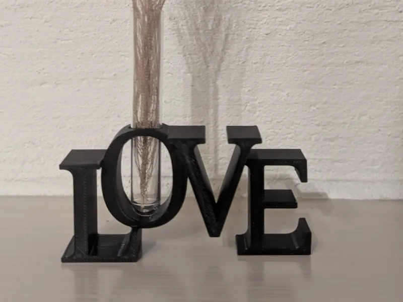 Love Schriftzug- Reagenzglas