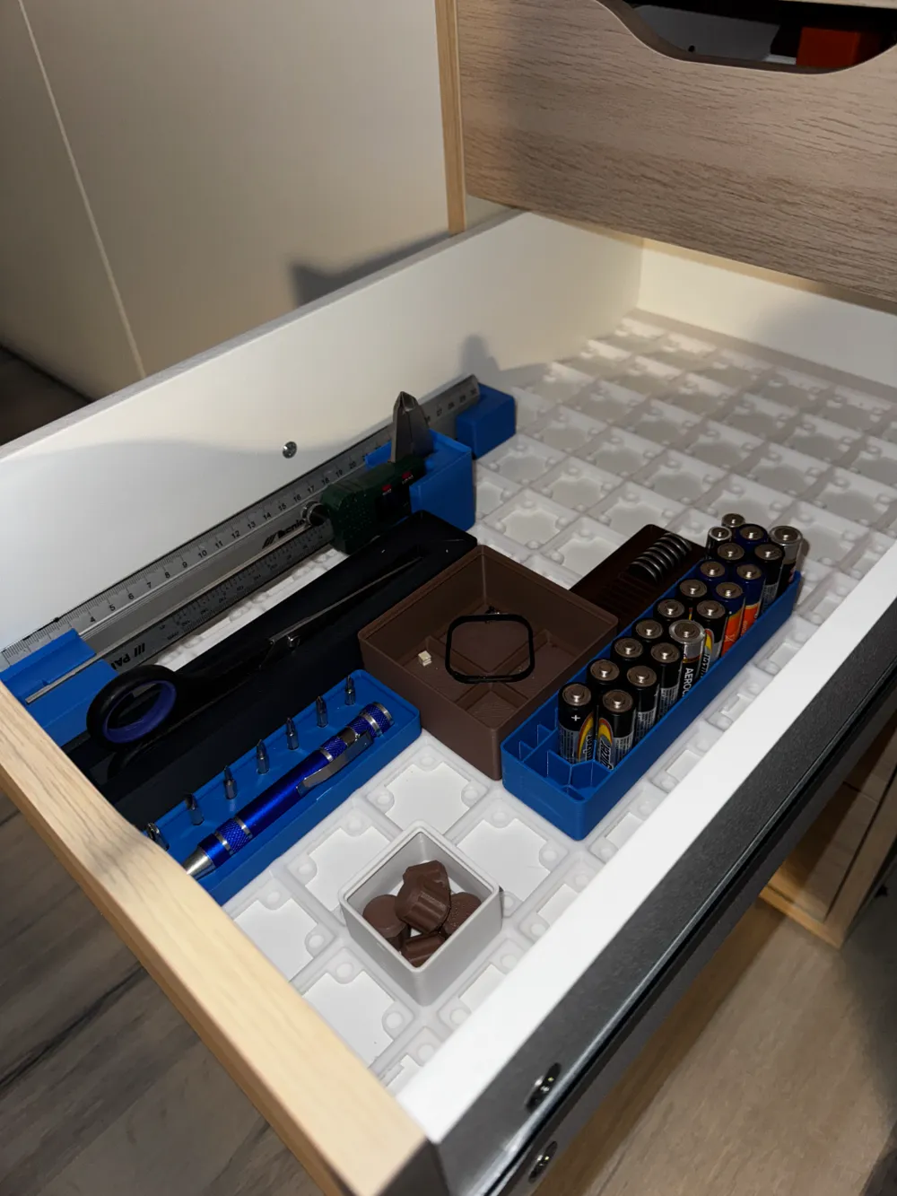 IKEA Alex light gridfinity drawer base w. magnets by slajob - MakerWorld