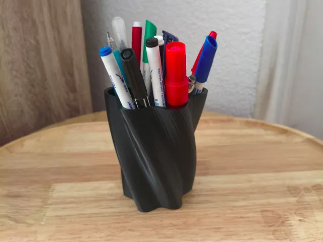 Pot a crayon design