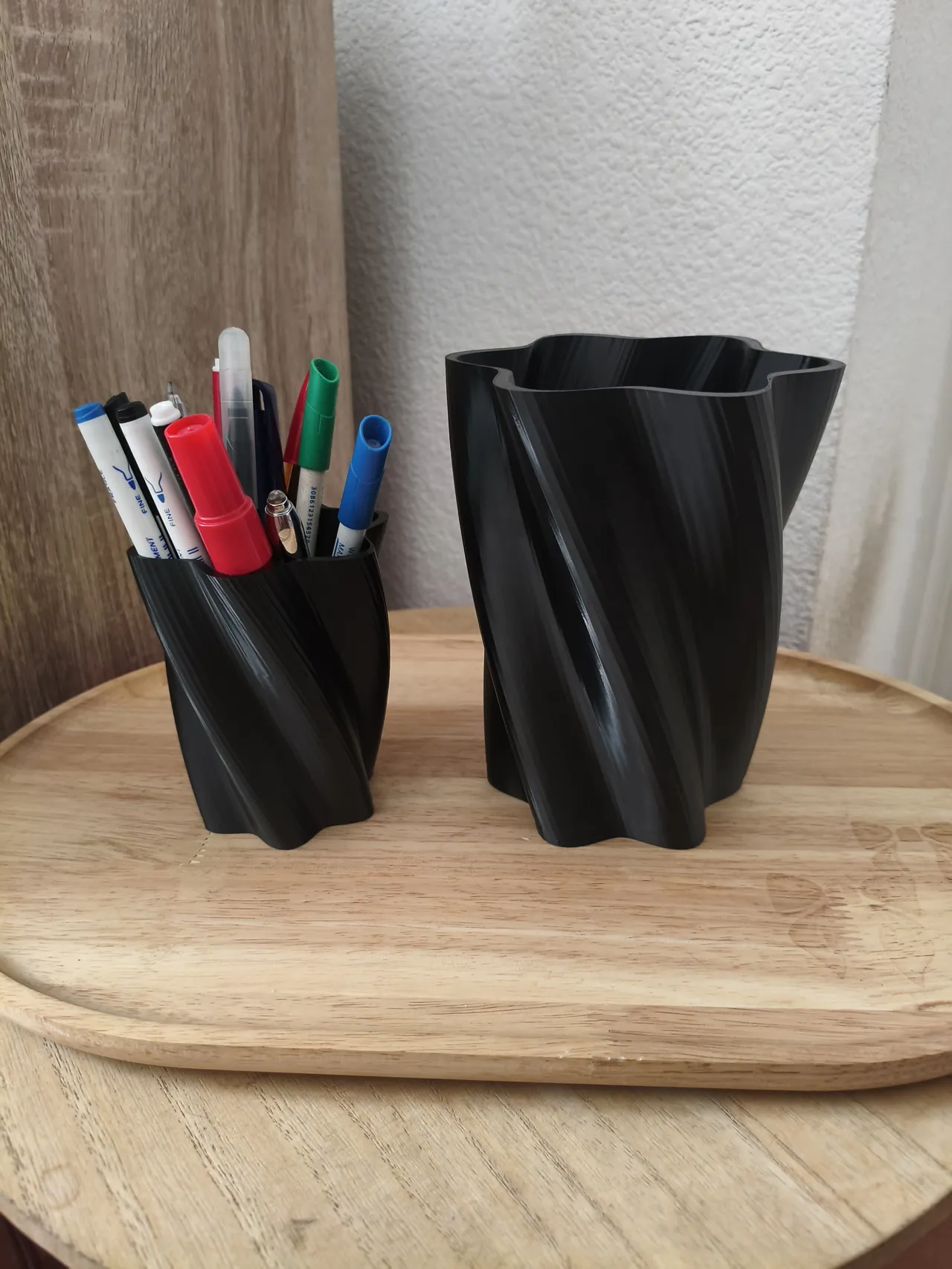 Pot a crayon design view 3