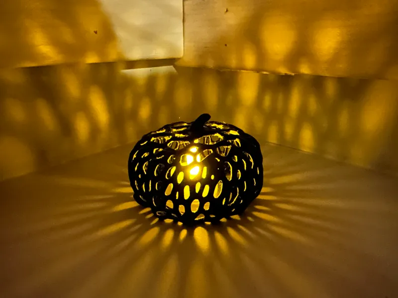 Voronoi Halloween Pumpkin / Tealight Cover