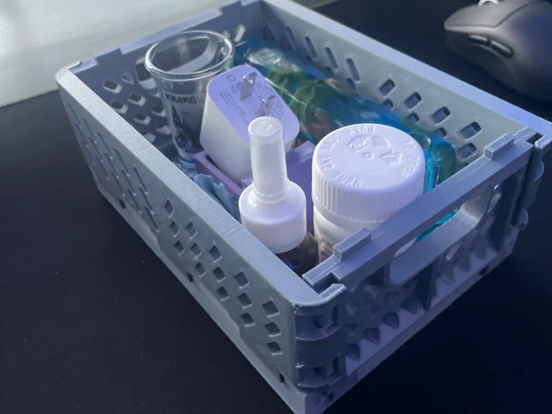 Foldable storage crate
