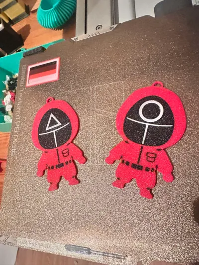 Squid game multicolor keychain