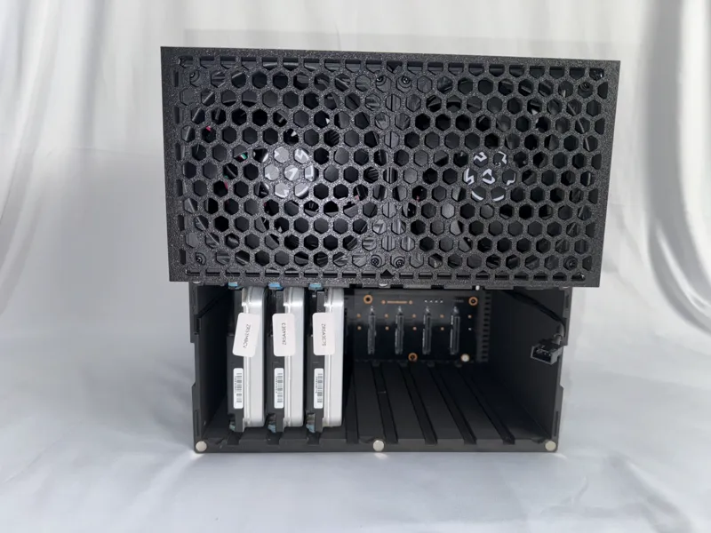 Case for a Network-Attached Storage – SFX Model