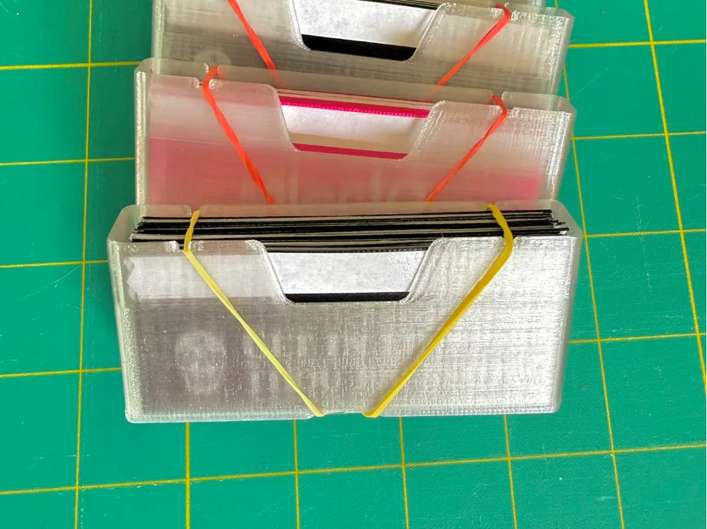 Soporte: Con Badge Ribbon Holder. Referencia del modelo original.