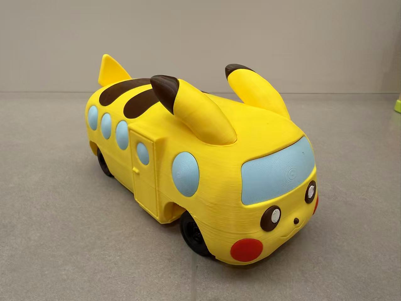 Miniatura 1 do modelo 3D 皮卡丘校车 遥控&静态可选 多色拆件打印（无需ams）