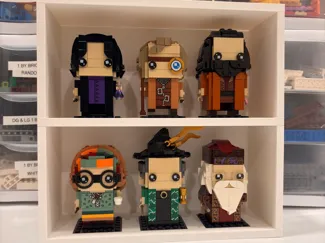 Modular wall mounted Brickheadz display