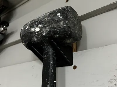 Hammer / rubber mallet hanger