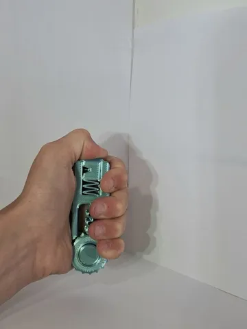 Objeto manipulable: Ultimate-Dual-Fidget — vista de referencia 3