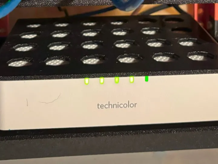 19-inch version rack panel for Technicolor TC4400