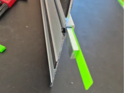 MEEC guide rail relief for joining rails