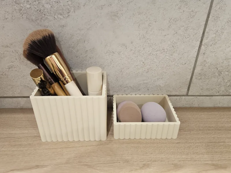 brush organizer 