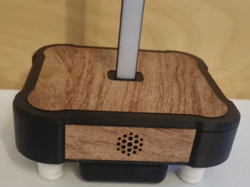 Smart LED Lamp with Interchangeable Panels