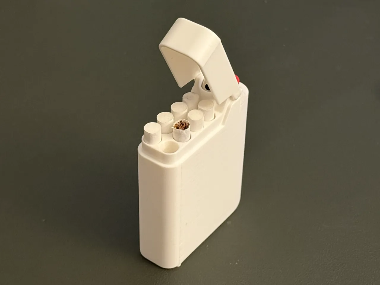 Cigarette & Lighter Case - Bic and 8 Smokes view 3