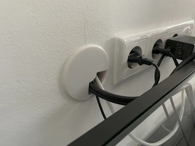 Cable Grommet with Clip-In function