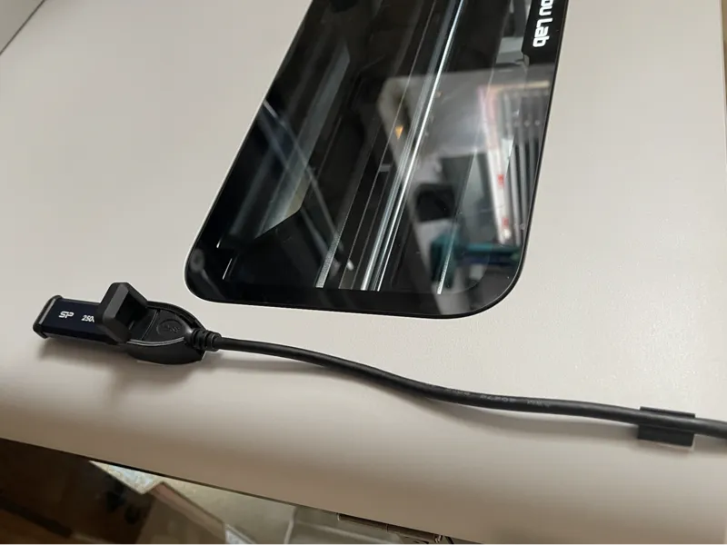 H2D USB cable mount