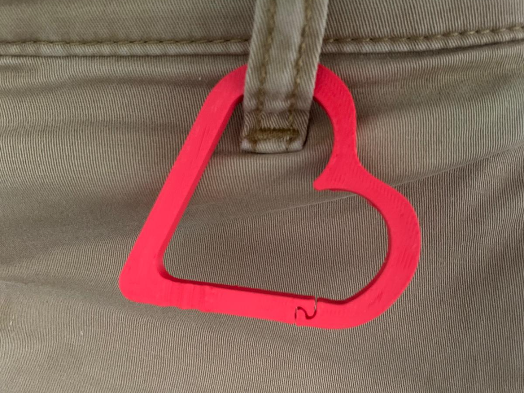 Valentine Heart Carabiner – Lightweight