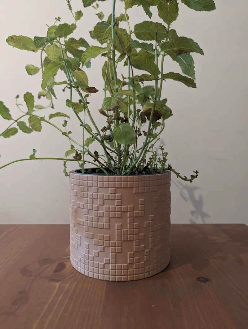 Pixel Plant Pot V2