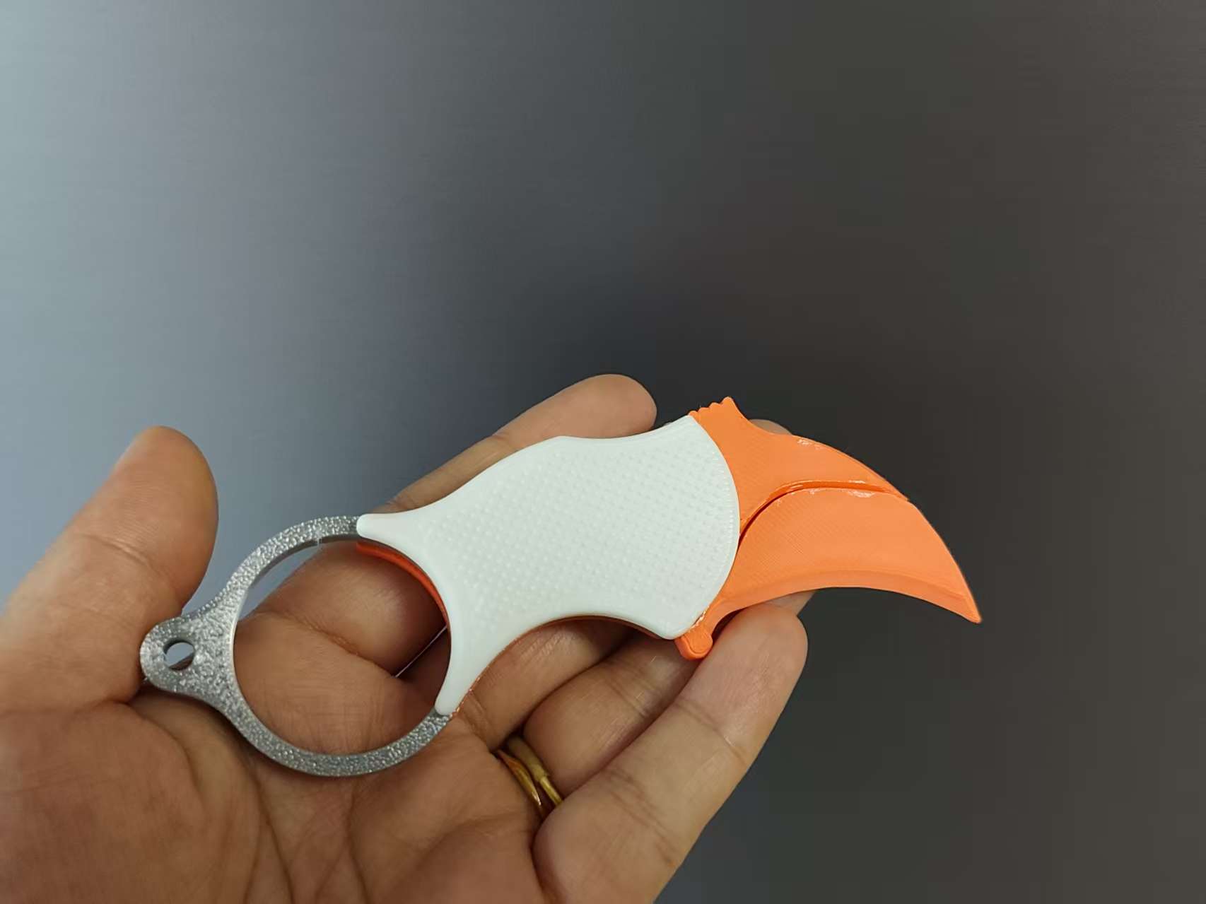 Miniatura 2 do modelo 3D 防滑多色爪刀（已拆）