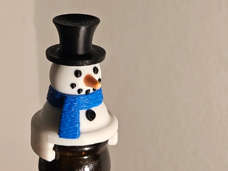 bottle cap snowman (caphat)