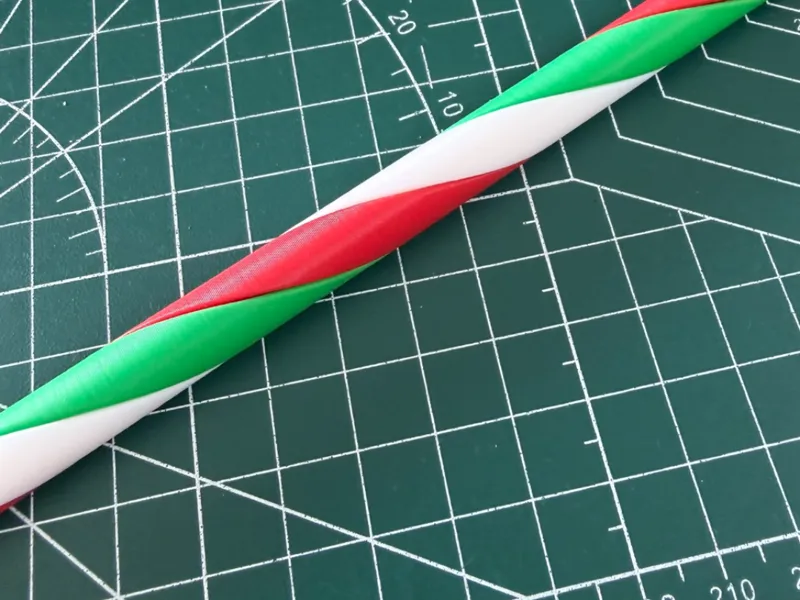 Tri-Colour Christmas Pole (parametric, no AMS)