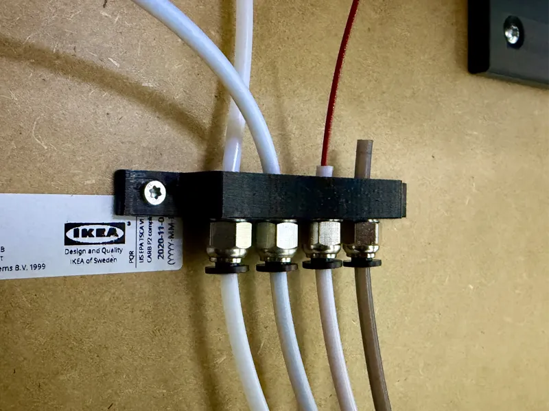 PTFE Tube Dock — 4-Port, PC4-M10, Screw-Mount